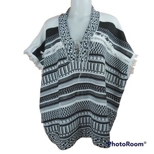 KNITTED light poncho TOP VOGUE Large/XL